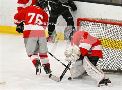 Thumbnail 3 in Mater Dei vs. Servite photogallery.