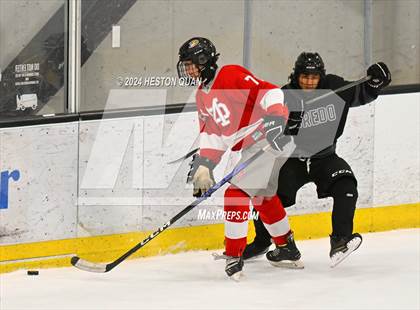 Thumbnail 1 in Mater Dei vs. Servite photogallery.