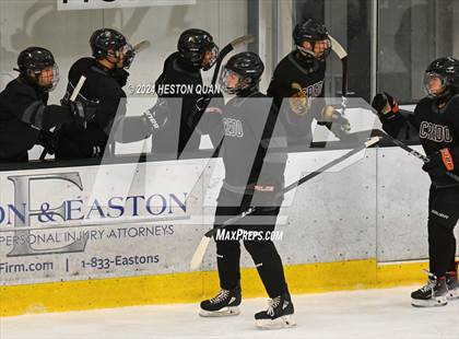 Thumbnail 1 in Mater Dei vs. Servite photogallery.