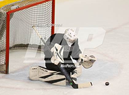 Thumbnail 1 in Mater Dei vs. Servite photogallery.