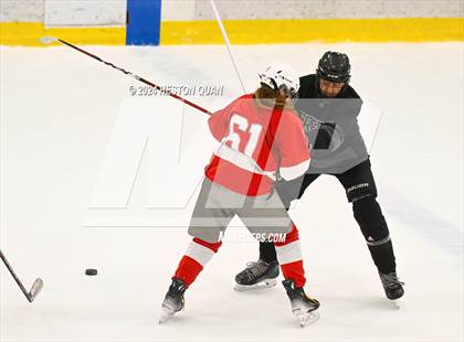 Thumbnail 1 in Mater Dei vs. Servite photogallery.