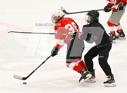 Thumbnail 2 in Mater Dei vs. Servite photogallery.