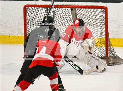 Thumbnail 1 in Mater Dei vs. Servite photogallery.