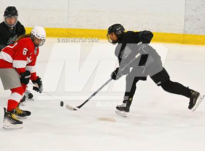 Thumbnail 3 in Mater Dei vs. Servite photogallery.