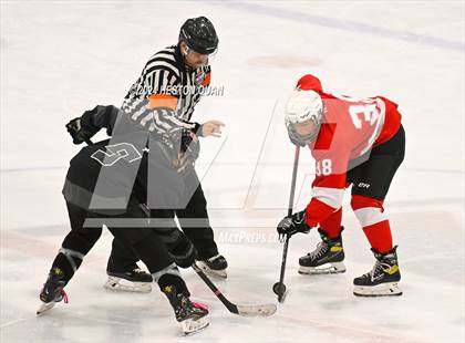 Thumbnail 1 in Mater Dei vs. Servite photogallery.