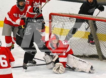 Thumbnail 2 in Mater Dei vs. Servite photogallery.