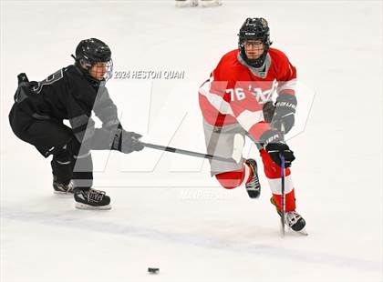 Thumbnail 3 in Mater Dei vs. Servite photogallery.