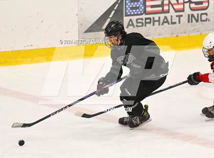 Thumbnail 2 in Mater Dei vs. Servite photogallery.