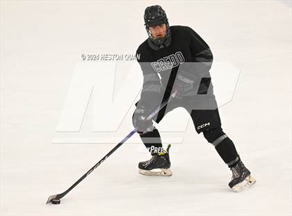 Thumbnail 2 in Mater Dei vs. Servite photogallery.