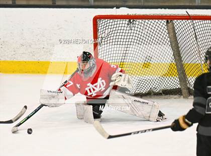 Thumbnail 2 in Mater Dei vs. Servite photogallery.
