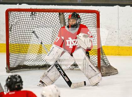 Thumbnail 2 in Mater Dei vs. Servite photogallery.