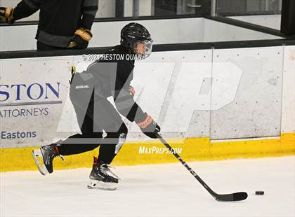 Thumbnail 3 in Mater Dei vs. Servite photogallery.