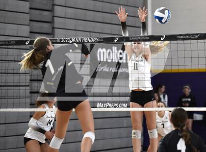 Thumbnail 2 in Archbishop Mitty vs. Saint Francis (Durango Fall Classic) photogallery.