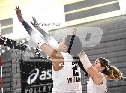 Thumbnail 2 in Archbishop Mitty vs. Saint Francis (Durango Fall Classic) photogallery.