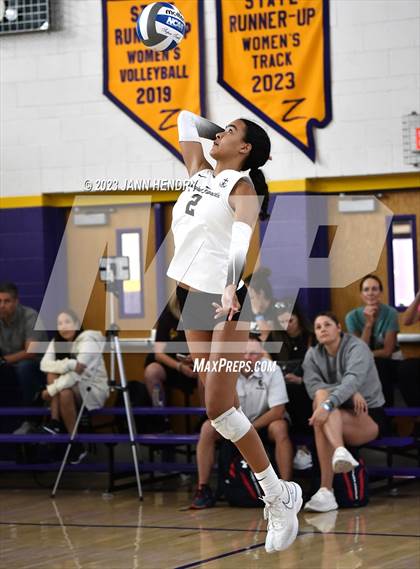 Thumbnail 2 in Archbishop Mitty vs. Saint Francis (Durango Fall Classic) photogallery.