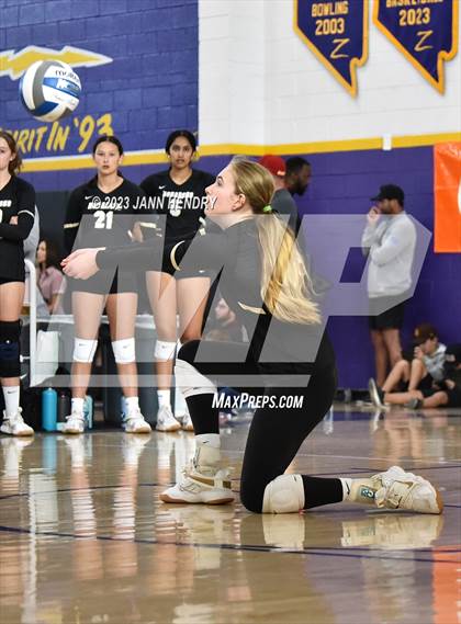 Thumbnail 1 in Archbishop Mitty vs. Saint Francis (Durango Fall Classic) photogallery.
