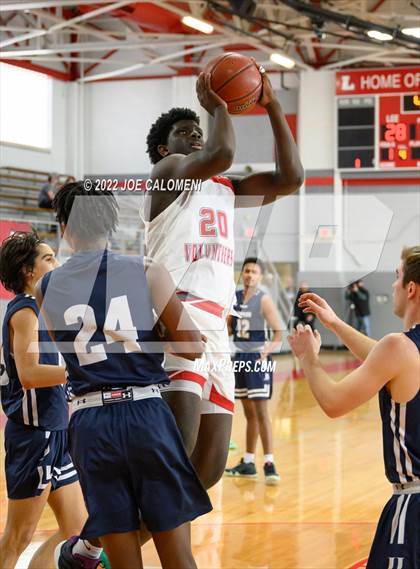 Thumbnail 3 in Lee vs Johnson photogallery.