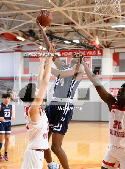 Thumbnail 3 in Lee vs Johnson photogallery.