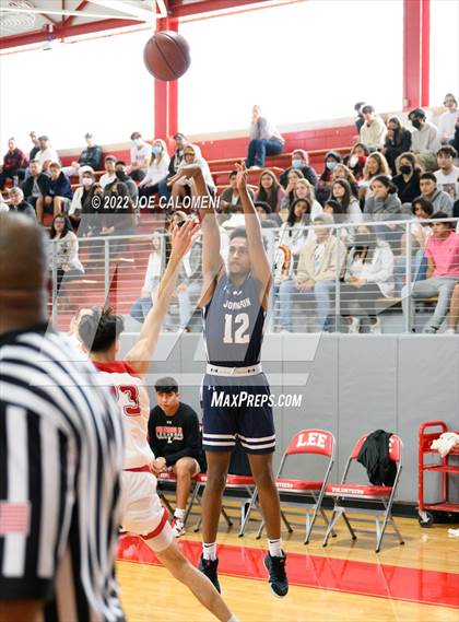 Thumbnail 3 in Lee vs Johnson photogallery.