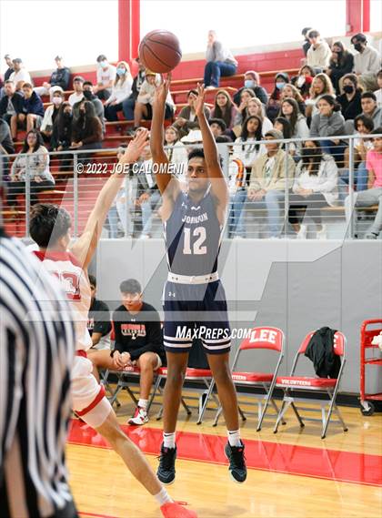 Thumbnail 2 in Lee vs Johnson photogallery.