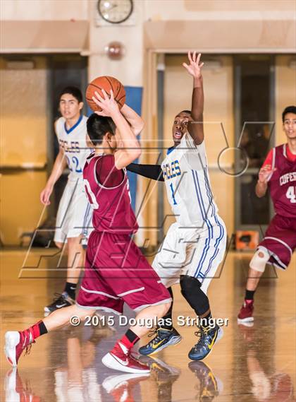 Thumbnail 2 in Cupertino vs. Oak Grove (Fukushima Invitational Final Rounds) photogallery.