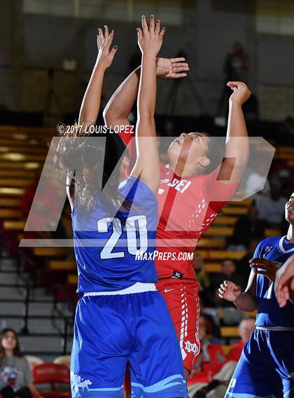 Thumbnail 3 in Palisades @ Mater Dei (Nike Extravaganza) photogallery.