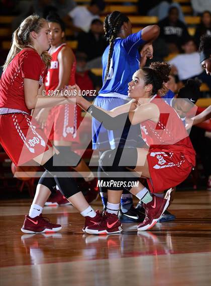 Thumbnail 2 in Palisades @ Mater Dei (Nike Extravaganza) photogallery.