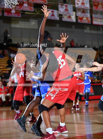 Thumbnail 3 in Palisades @ Mater Dei (Nike Extravaganza) photogallery.