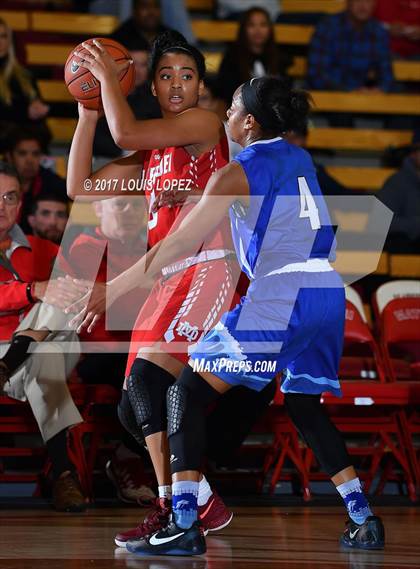 Thumbnail 2 in Palisades @ Mater Dei (Nike Extravaganza) photogallery.