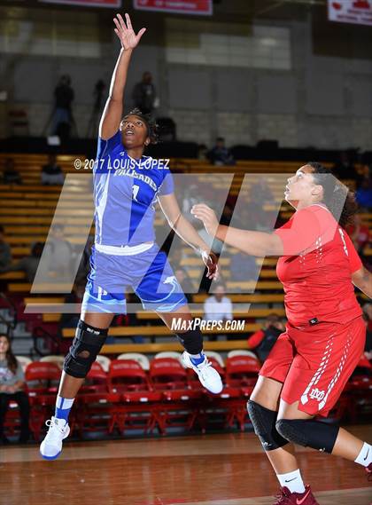 Thumbnail 2 in Palisades @ Mater Dei (Nike Extravaganza) photogallery.