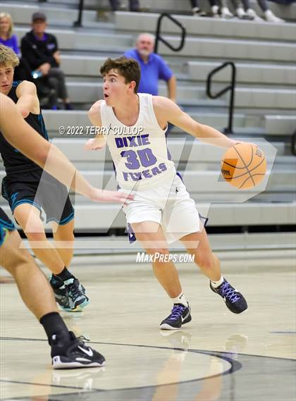 Thumbnail 2 in Farmington vs. Dixie (Falcon Classic) photogallery.