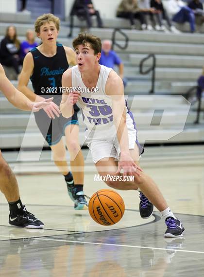 Thumbnail 2 in Farmington vs. Dixie (Falcon Classic) photogallery.
