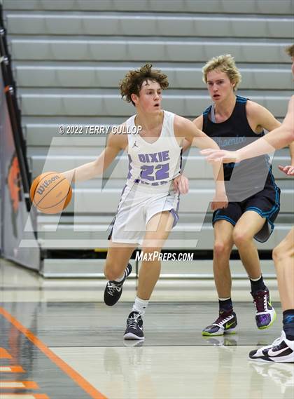 Thumbnail 3 in Farmington vs. Dixie (Falcon Classic) photogallery.
