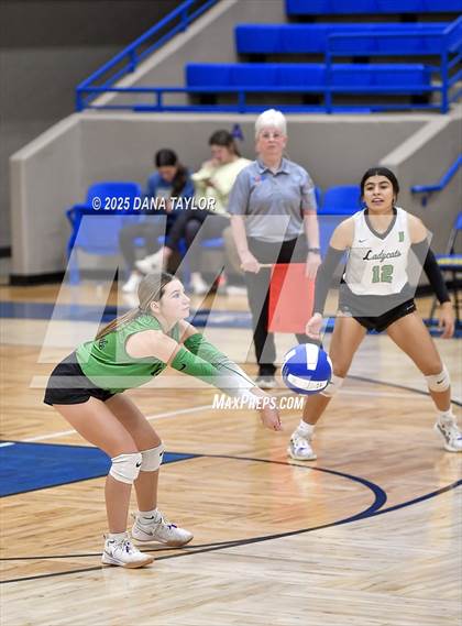 Thumbnail 1 in Strawn vs. Newcastle (Bi-District) photogallery.