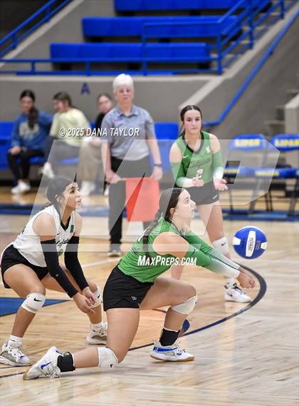 Thumbnail 1 in Strawn vs. Newcastle (Bi-District) photogallery.