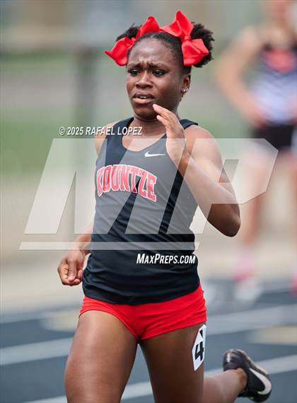 Thumbnail 1 in UIL 3A Track & Field District (100M) photogallery.