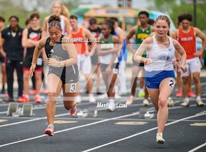 Thumbnail 2 in UIL 3A Track & Field District (100M) photogallery.