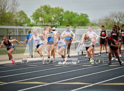 Thumbnail 3 in UIL 3A Track & Field District (100M) photogallery.
