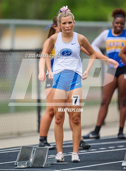 Thumbnail 1 in UIL 3A Track & Field District (100M) photogallery.