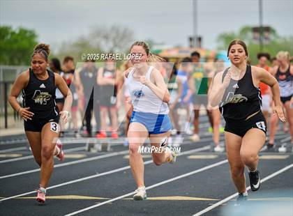Thumbnail 3 in UIL 3A Track & Field District (100M) photogallery.
