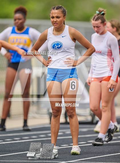 Thumbnail 2 in UIL 3A Track & Field District (100M) photogallery.