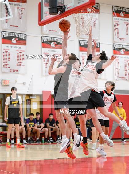 Thumbnail 1 in Penfield vs McQuaid Jesuit (Preseason) photogallery.