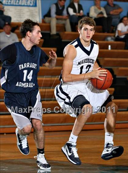 Thumbnail 3 in Farragut vs Anderson County (Kroger Thanksgiving Classic) photogallery.