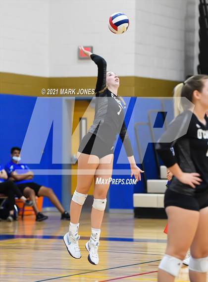 Thumbnail 2 in O'Connor vs. Hamilton photogallery.