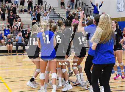 Thumbnail 2 in O'Connor vs. Hamilton photogallery.