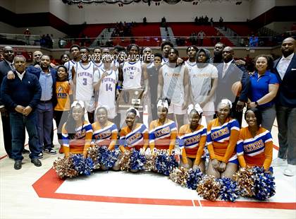 Thumbnail 3 in East St. Louis vs. Triad(IHSA 3A Sectional) photogallery.