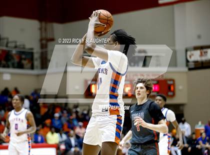 Thumbnail 1 in East St. Louis vs. Triad(IHSA 3A Sectional) photogallery.