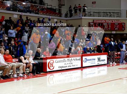 Thumbnail 3 in East St. Louis vs. Triad(IHSA 3A Sectional) photogallery.