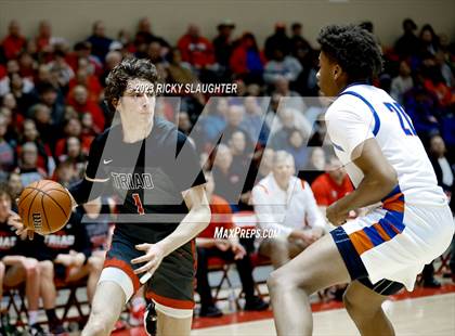 Thumbnail 3 in East St. Louis vs. Triad(IHSA 3A Sectional) photogallery.