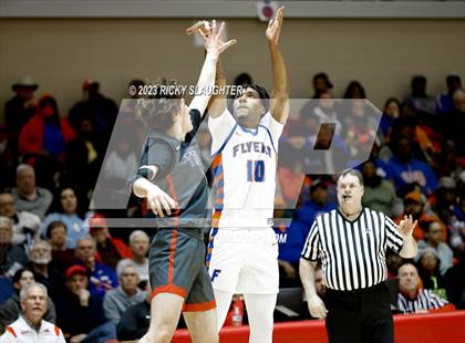 Thumbnail 3 in East St. Louis vs. Triad(IHSA 3A Sectional) photogallery.